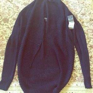 Pea in the Pod maternity sweater